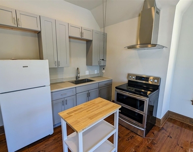 702 Paschall Street - Photo Thumbnail 5