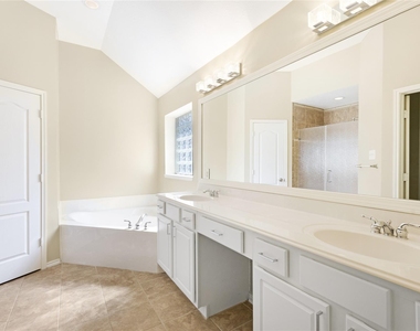 4531 Williamhurst Lane - Photo Thumbnail 24