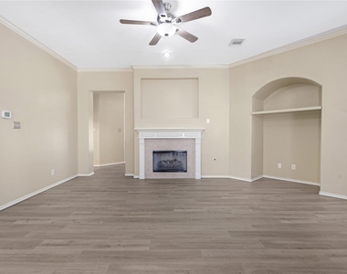 4531 Williamhurst Lane - Photo Thumbnail 7