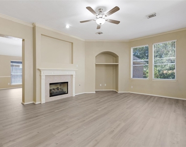4531 Williamhurst Lane - Photo Thumbnail 6