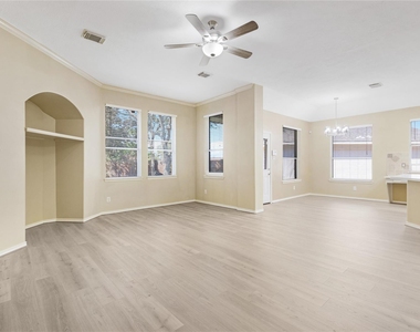 4531 Williamhurst Lane - Photo Thumbnail 9