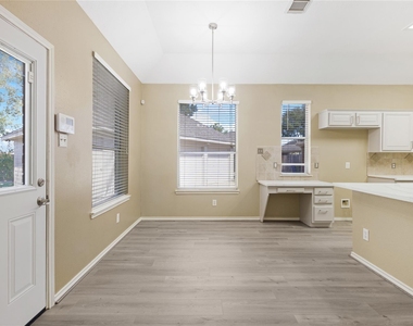 4531 Williamhurst Lane - Photo Thumbnail 10