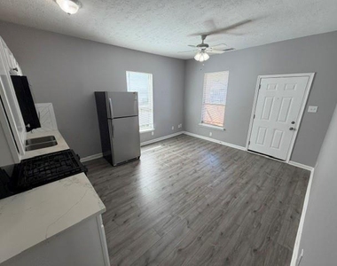 2514 Gano Street - Photo Thumbnail 12