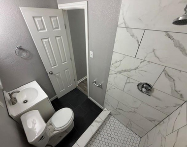 2514 Gano Street - Photo Thumbnail 14