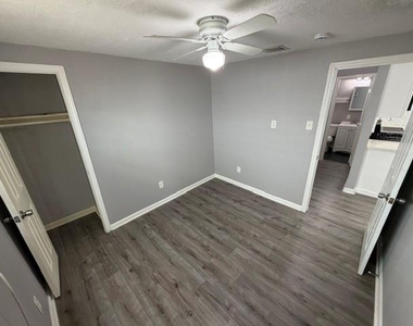 2514 Gano Street - Photo Thumbnail 4