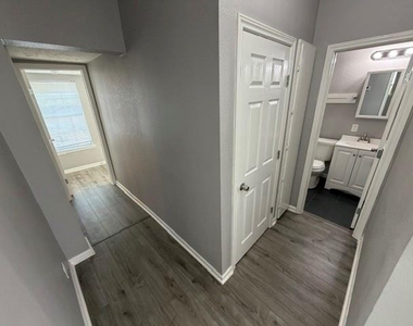 2514 Gano Street - Photo Thumbnail 7