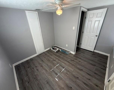 2514 Gano Street - Photo Thumbnail 9