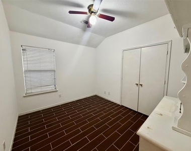 21734 Canyon Terrace Lane - Photo Thumbnail 17