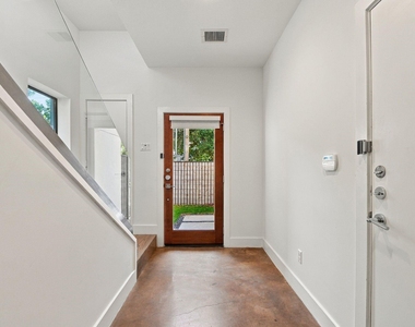 1109 Bonner Street - Photo Thumbnail 4