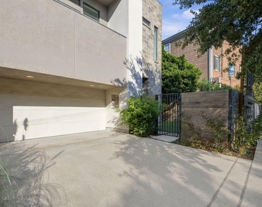 1109 Bonner Street - Photo Thumbnail 2