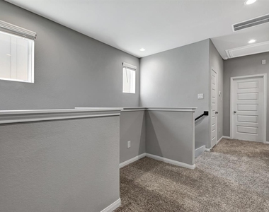 9828 Rugged Oaks Drive - Photo Thumbnail 15