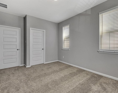 9828 Rugged Oaks Drive - Photo Thumbnail 26