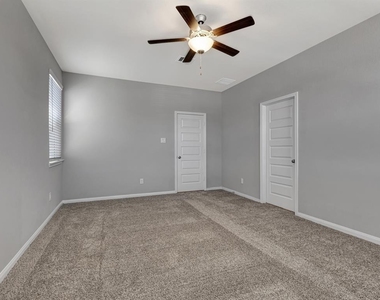 9828 Rugged Oaks Drive - Photo Thumbnail 19
