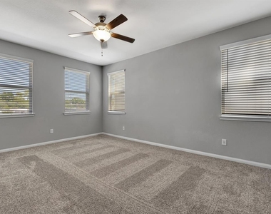 9828 Rugged Oaks Drive - Photo Thumbnail 18
