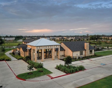9828 Rugged Oaks Drive - Photo Thumbnail 43