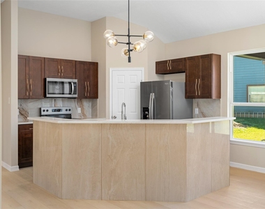 4654 N Teague Street - Photo Thumbnail 3