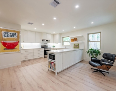 5326 Carew Street - Photo Thumbnail 13