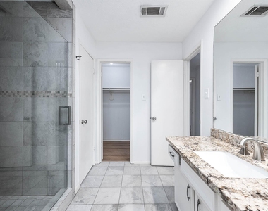 3142 Frontier Drive - Photo Thumbnail 19