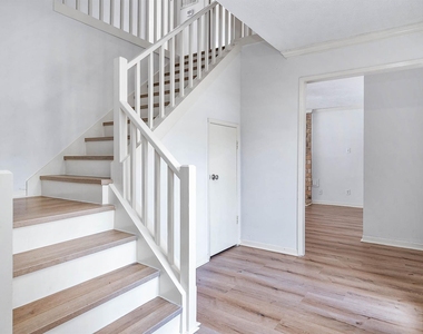 3142 Frontier Drive - Photo Thumbnail 2