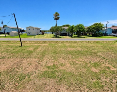 405 Blue Water Boulevard - Photo Thumbnail 5