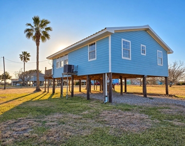 405 Blue Water Boulevard - Photo Thumbnail 3