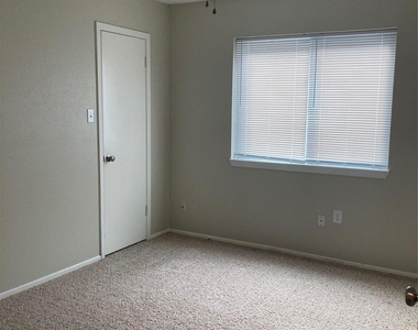 7334 Dew Mist Lane - Photo Thumbnail 17