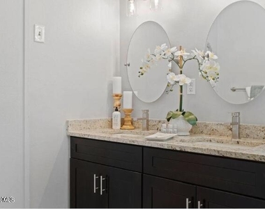 567 Hoover Lane - Photo Thumbnail 8
