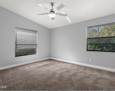 567 Hoover Lane - Photo Thumbnail 9