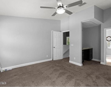 567 Hoover Lane - Photo Thumbnail 12