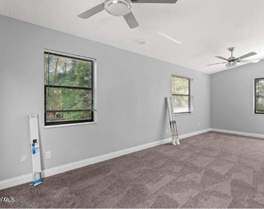567 Hoover Lane - Photo Thumbnail 11
