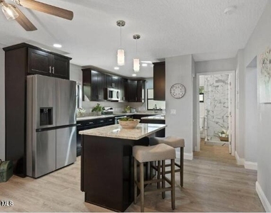 567 Hoover Lane - Photo Thumbnail 6