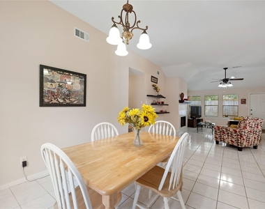 591 Mosswood Drive - Photo Thumbnail 8