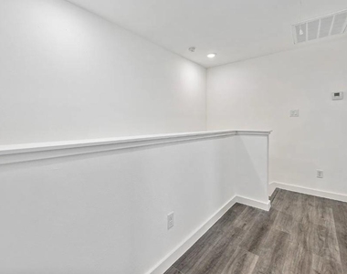 7611 Shotwell Street - Photo Thumbnail 5