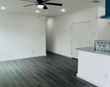 7611 Shotwell Street - Photo Thumbnail 4