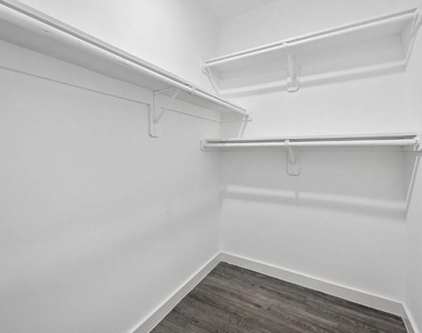 7611 Shotwell Street - Photo Thumbnail 9
