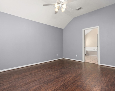 7611 Waterlilly Lane - Photo Thumbnail 14