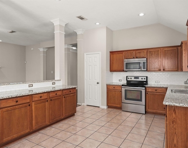 7611 Waterlilly Lane - Photo Thumbnail 4