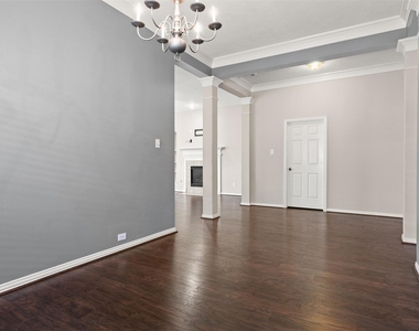 7611 Waterlilly Lane - Photo Thumbnail 7