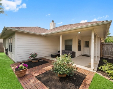28518 Lockeridge Farms Drive - Photo Thumbnail 1