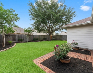 28518 Lockeridge Farms Drive - Photo Thumbnail 2