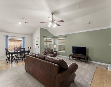 28518 Lockeridge Farms Drive - Photo Thumbnail 6