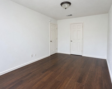 10102 Valley Wind Drive - Photo Thumbnail 12
