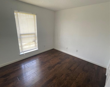 10102 Valley Wind Drive - Photo Thumbnail 10
