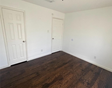10102 Valley Wind Drive - Photo Thumbnail 11