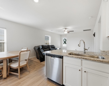 16382 Sweet Grove Drive - Photo Thumbnail 6