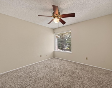 1818 Foxlake Drive - Photo Thumbnail 21