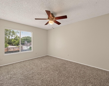 1818 Foxlake Drive - Photo Thumbnail 17