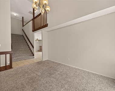 1818 Foxlake Drive - Photo Thumbnail 5