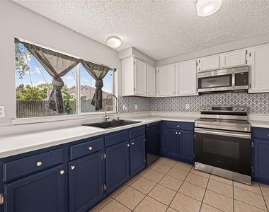 1818 Foxlake Drive - Photo Thumbnail 13