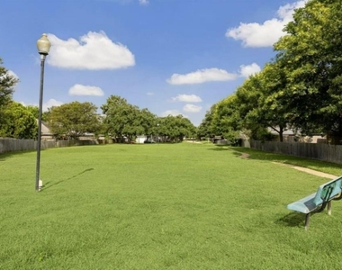 1818 Foxlake Drive - Photo Thumbnail 35
